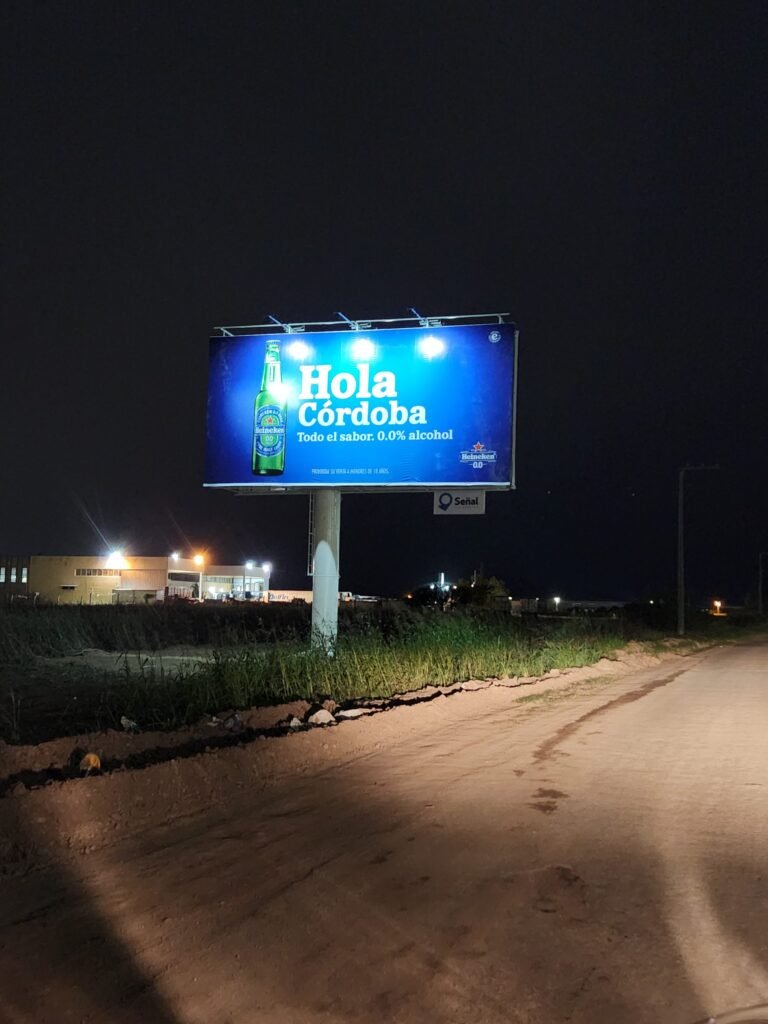 Tipos de formatos de publicidad exterior en Córdoba y cómo elegir el ideal para tu marca - Señal - Braver - 7 Sentidos - Colosal - Grupo Renella - MAD - Grupo Rem